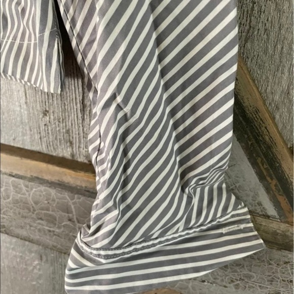 Marisa Minicucci gray & white striped cropped blouse zipper back - Picture 6 of 10